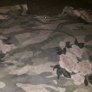 Camo/floral lightweight sweatshirt
